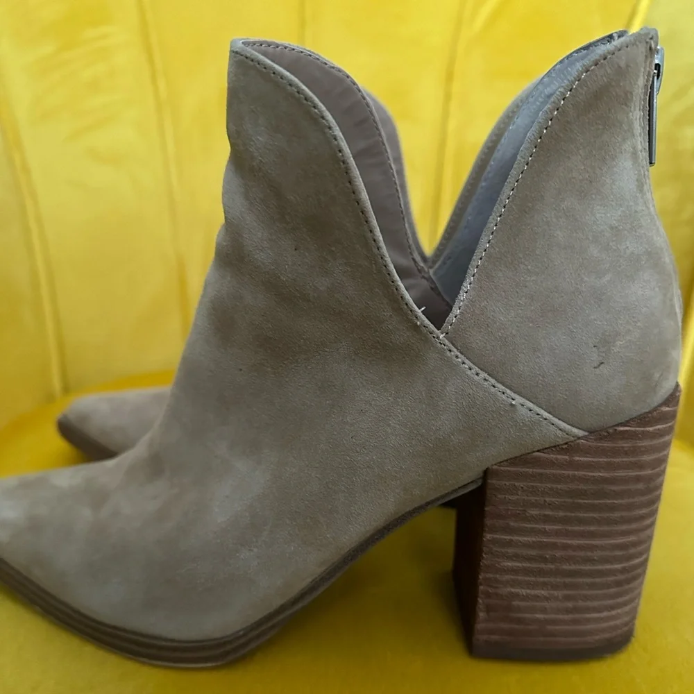 Steve Madden Alyse Pointed Toe Ankle Bootie, Tan, size 9